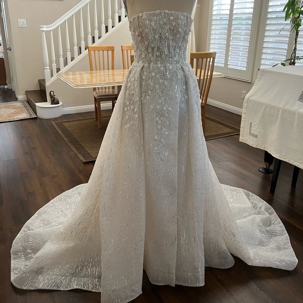 Celebrity Owned Wedding Dress - Picture 2 of 6